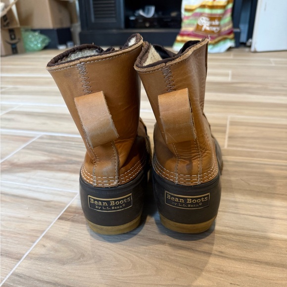 L.L. Bean Men's Leather Waterproof Fleece Lined Boots - Picture 3 of 11